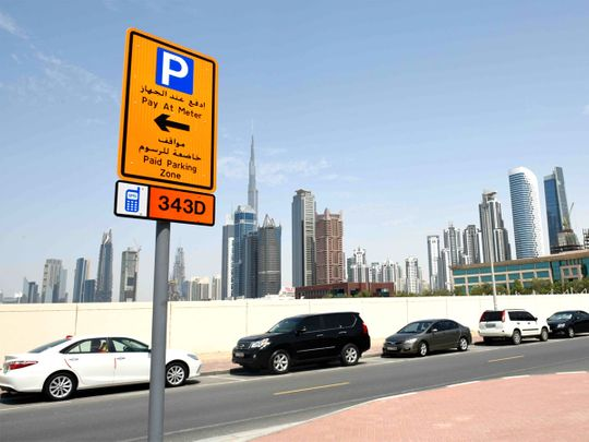 Abu Dhabi motorists should be aware of the new traffic laws currently in place, including revisions to parking restrictions and procedures.