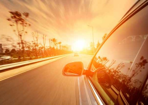 Hot summers are not uncommon in the UAE. The extreme heat might harm your car's engine, especially when it is running.