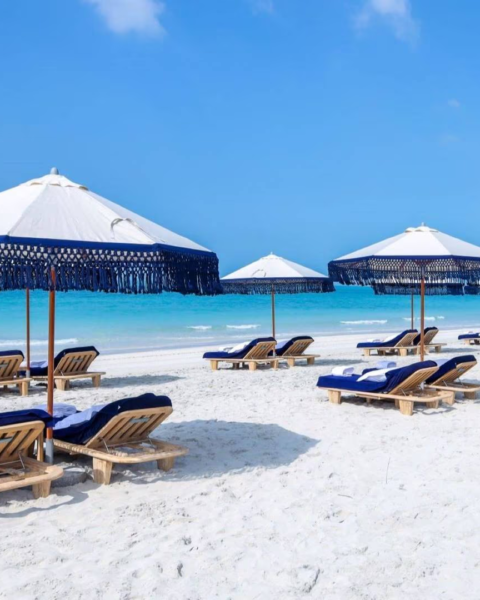 This summer, SAL Saadiyat Island offers an exceptional night swim experience, suitable for enjoying the summer.