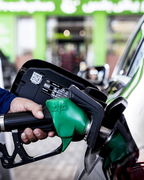 UAE Fuel Price: As the end of August approaches, many locals are tightening the hold on their remaining fuel.