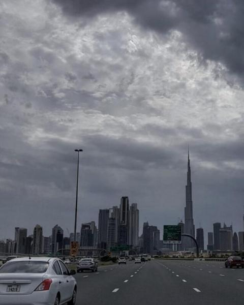 Last week, Abu Dhabi had some rain, notably in the Al Dhafrah district. The NCM predicted additional rainfall.